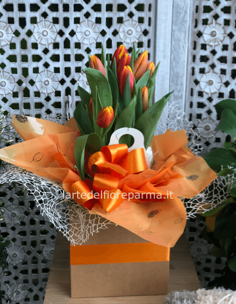 Composizione tulipani in ecobox &acute;